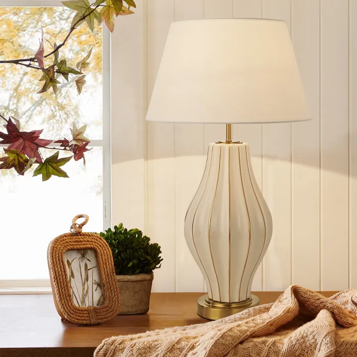 T2312 Lamp | Murphy Furniture