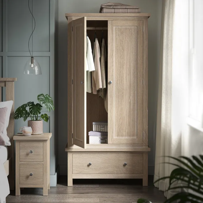 Turnberry Narrow Bedside Locker - Oak | Murphy Furniture